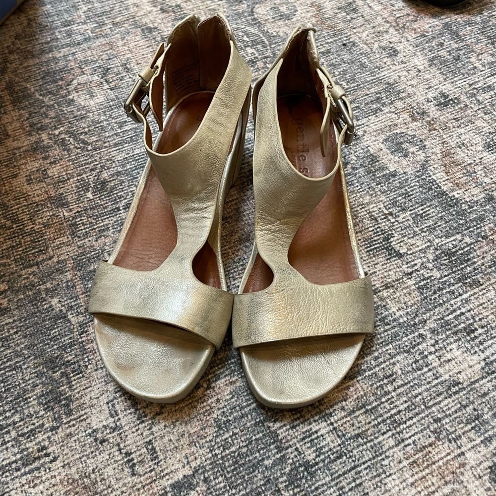Gentle Souls by Kenneth Cole wedge sandals